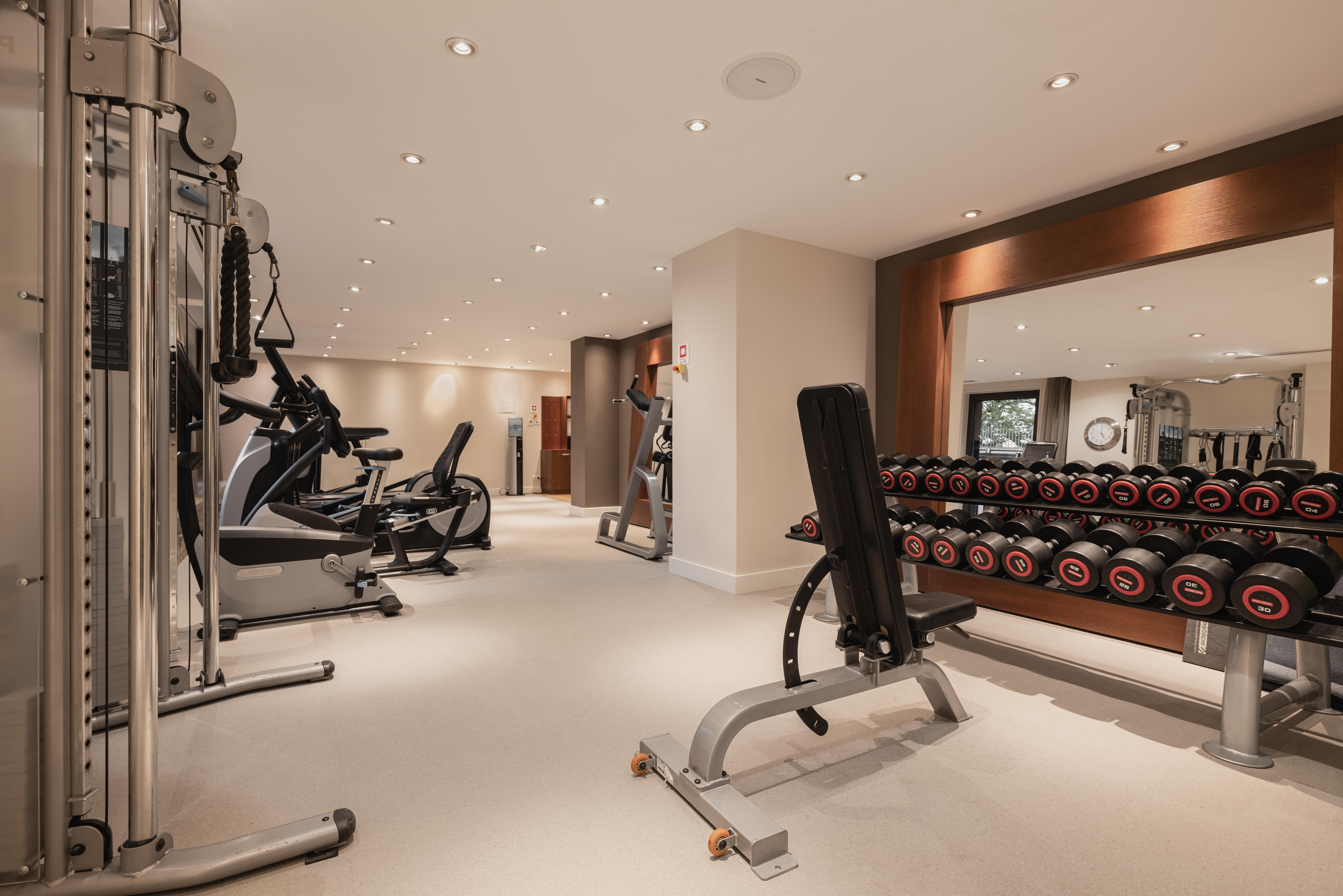 Hilton The Hague Hotel Kültér fotó The gym at The Dorchester