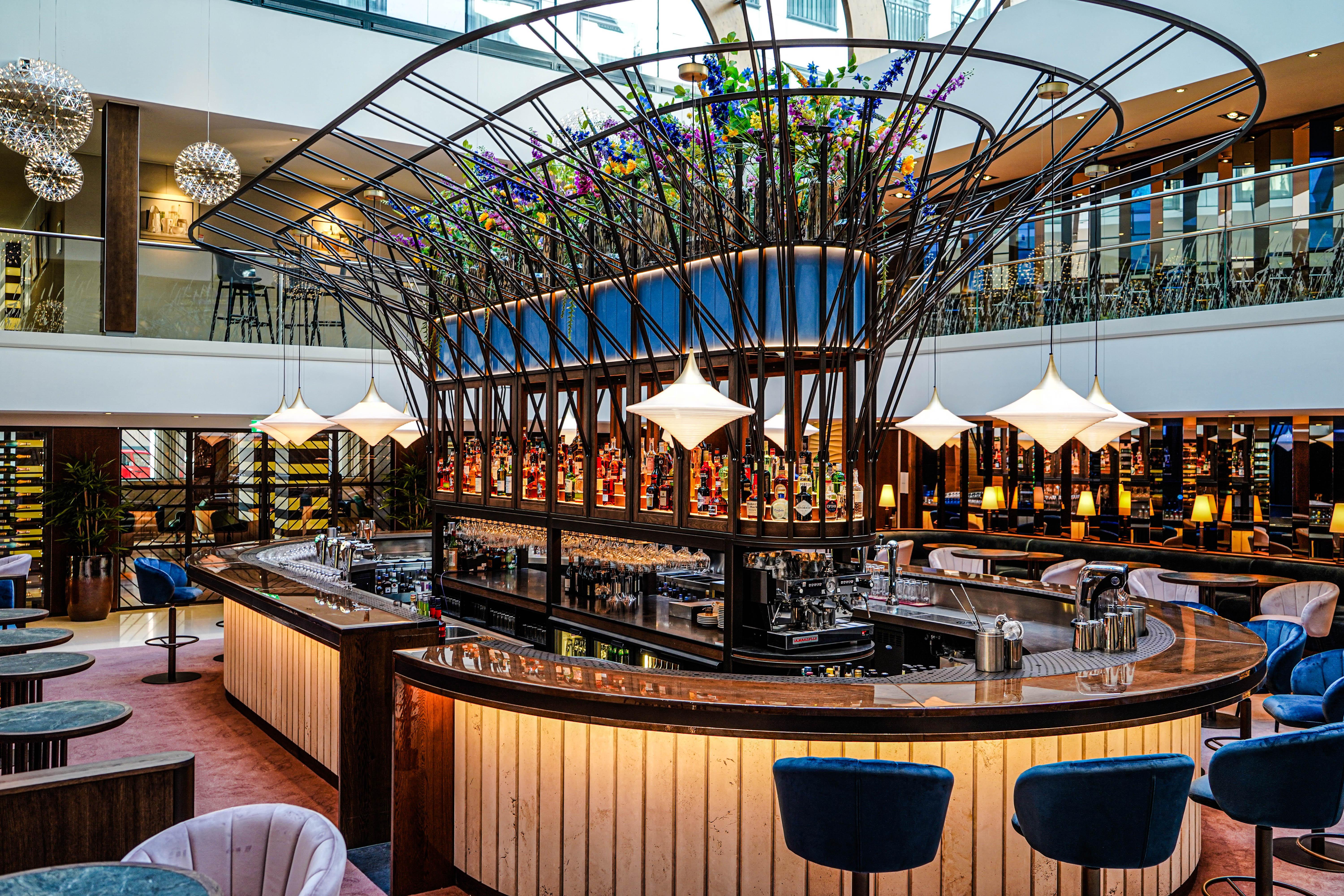 Hilton The Hague Hotel Kültér fotó The bar at the hotel