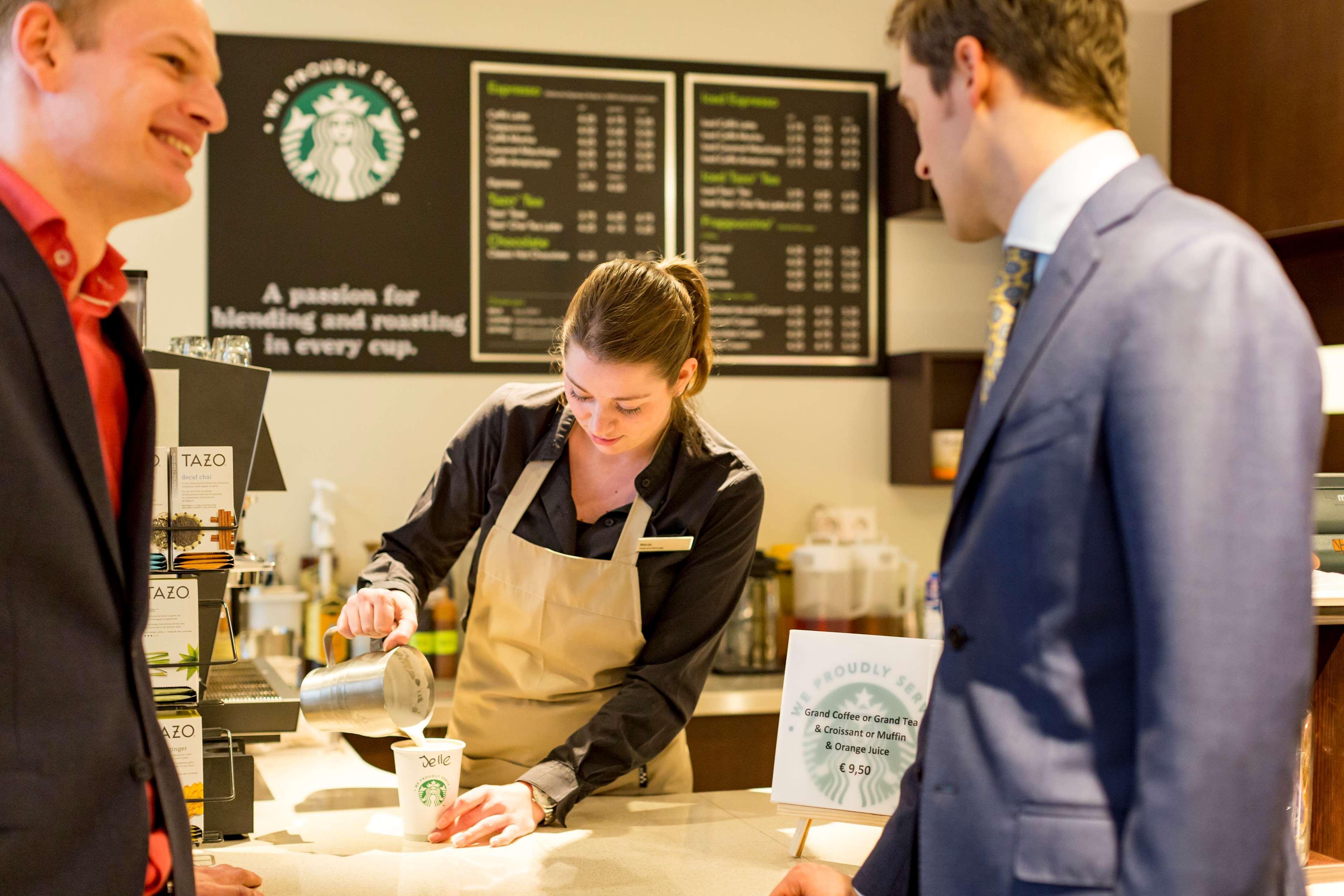 Hilton The Hague Hotel Kültér fotó Starbucks