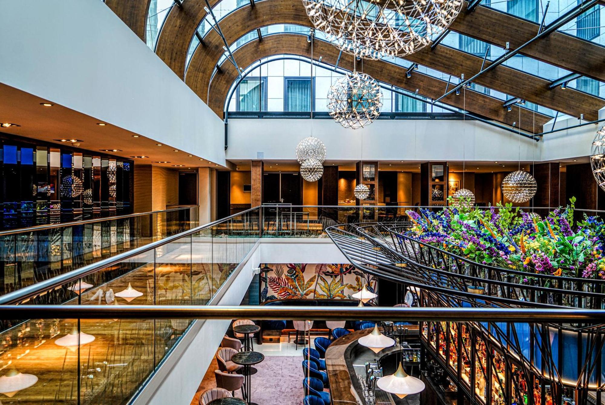 Hilton The Hague Hotel Kültér fotó The hotel's lobby